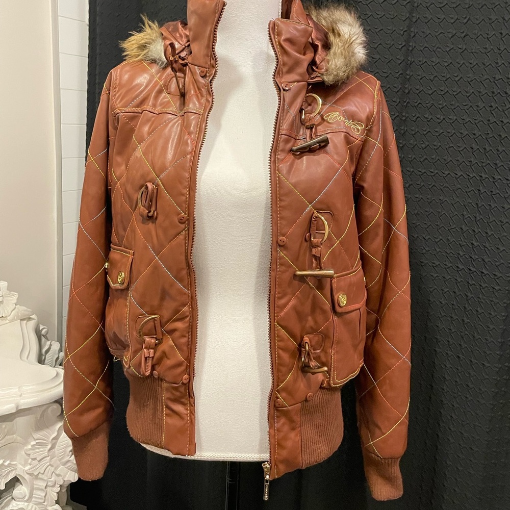 woman’s Jacket - Picture 4 of 8